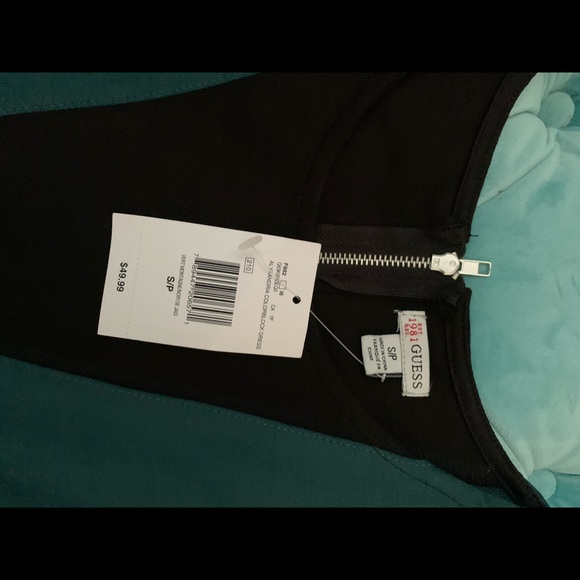 🔥 BNWT - Guess Bodycon Dress 🔥 - Picture 2 of 3